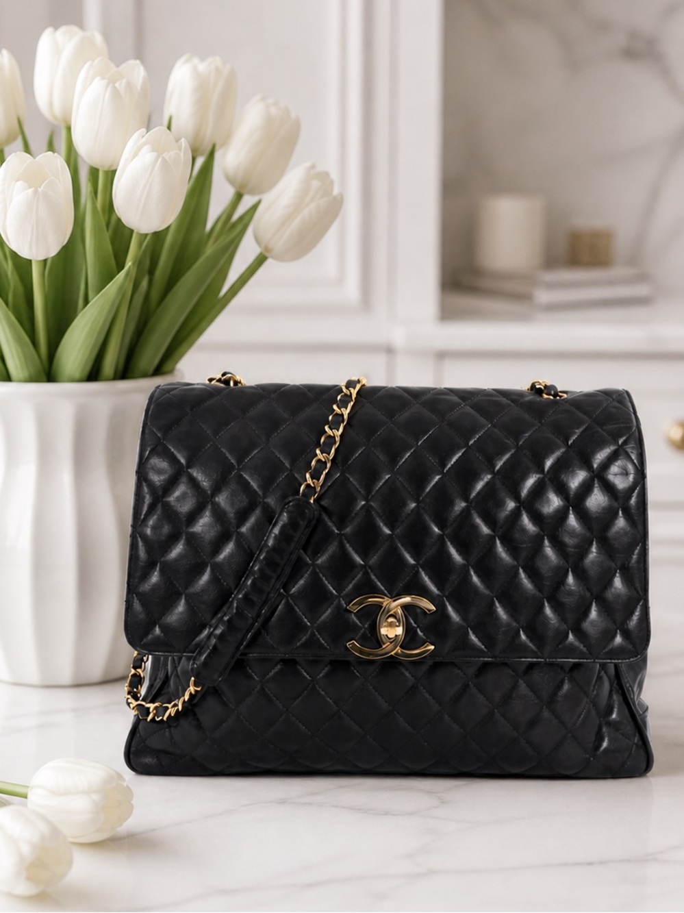 CHANEL IN THE CLASSIC FLAP VINTAGE LARGE SHOULDER Bag